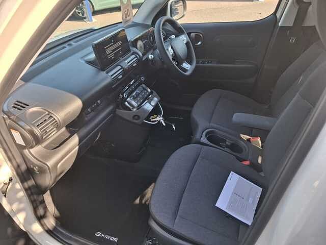 Hyundai INSTER 85kW 02 49kWh 5dr Auto Natural Ivory