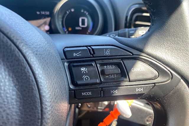Toyota Yaris 1.5 Hybrid Design 5dr CVT