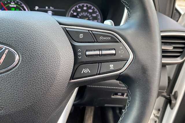 Hyundai SANTA FE 1.6 TGDi Hybrid Premium 5dr Auto Polar White