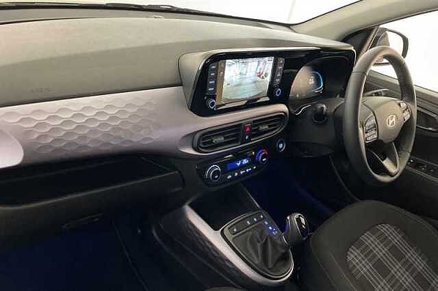 Hyundai i10 1.2 Premium Hatchback 5dr Petrol Auto Euro 6 (s/s) (79 ps)