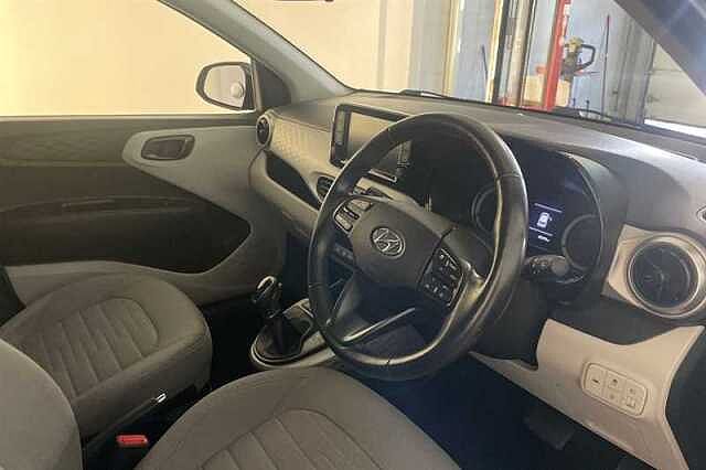 Hyundai I10 1.0 Premium Hatchback 5dr Petrol Auto Euro 6 (s/s) (67 ps) Grey