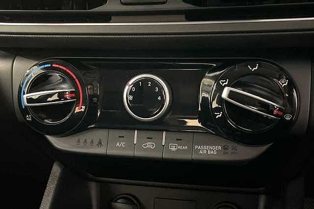 Hyundai KONA 1.0 T-GDi MHEV SE Connect SUV 5dr Petrol Hybrid Manual Euro 6 (s/s) (120 ps) Blue