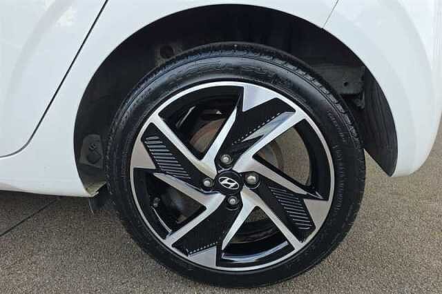 Hyundai i10 1.0 Premium Hatchback 5dr Petrol Manual Euro 6 (s/s) (67 ps)