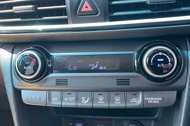 Hyundai KONA 1.6 h-GDi Premium SUV 5dr Petrol Hybrid DCT Euro 6 (s/s) (141 ps)