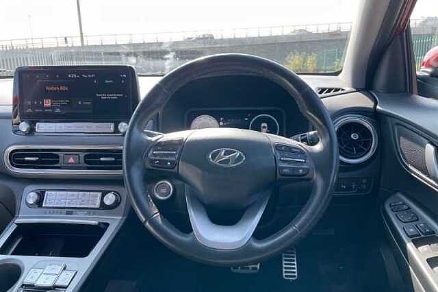 Hyundai KONA 64kWh Premium SUV 5dr Electric Auto (10.5kW Charger) (204 ps)