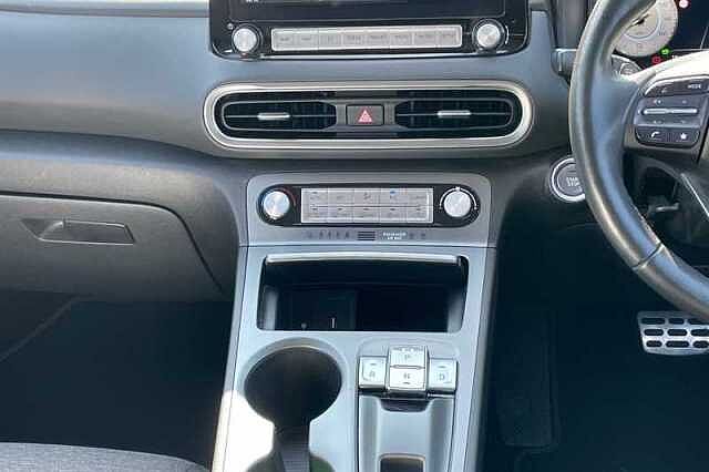 Hyundai KONA 64kWh Premium SUV 5dr Electric Auto (10.5kW Charger) (204 ps)