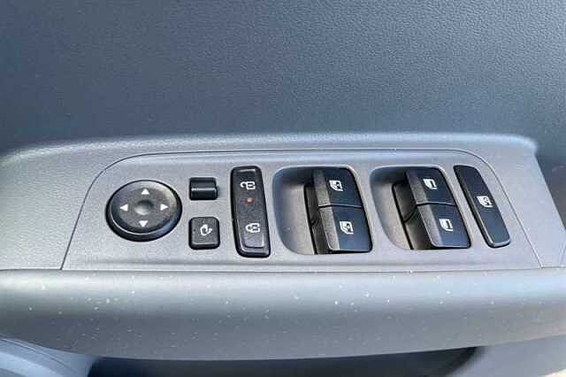 Hyundai INSTER Long Range 49kWh Cross SUV 5dr Electric Auto (115 ps)