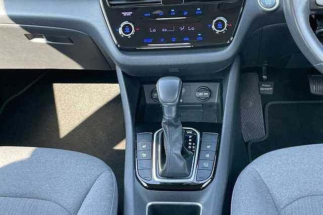 Hyundai IONIQ 1.6 h-GDi Premium Hatchback 5dr Petrol Hybrid DCT Euro 6 (s/s) (141 ps) White