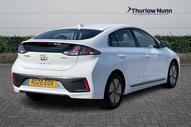 Hyundai IONIQ 1.6 h-GDi Premium Hatchback 5dr Petrol Hybrid DCT Euro 6 (s/s) (141 ps) White