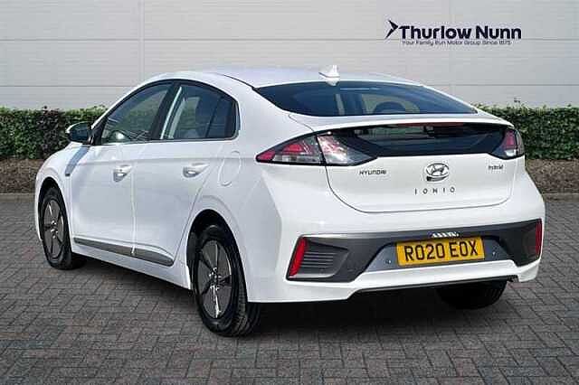 Hyundai IONIQ 1.6 h-GDi Premium Hatchback 5dr Petrol Hybrid DCT Euro 6 (s/s) (141 ps) White