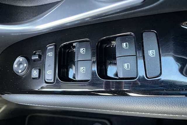 Hyundai TUCSON 1.6 T-GDi SE Connect SUV 5dr Petrol Manual Euro 6 (s/s) (150 ps) Red
