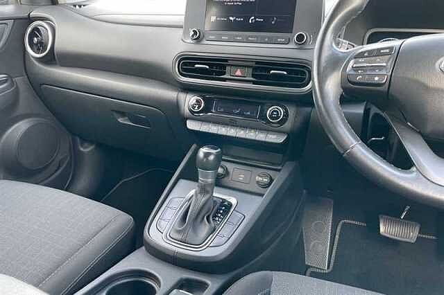 Hyundai KONA 1.6 h-GDi SE Connect SUV 5dr Petrol Hybrid DCT Euro 6 (s/s) (141 ps) ABYSS BLACK