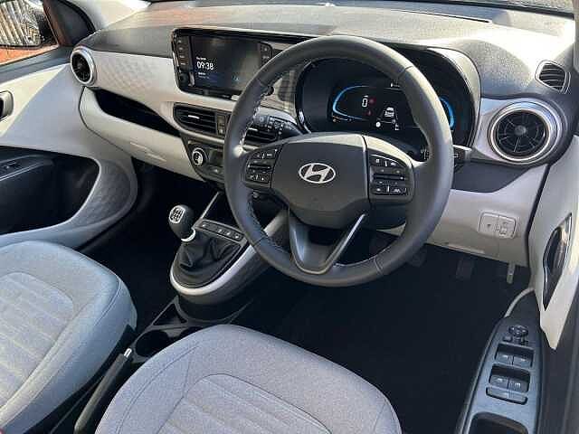 Hyundai I10 1.0 Premium Hatchback 5dr Petrol Manual Euro 6 (s/s) (63 ps) Black