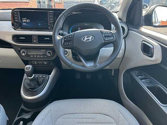 Hyundai I10 1.0 Premium Hatchback 5dr Petrol Manual Euro 6 (s/s) (63 ps) Black