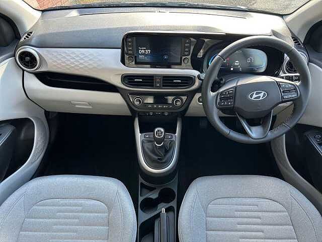 Hyundai I10 1.0 Premium Hatchback 5dr Petrol Manual Euro 6 (s/s) (63 ps) Black