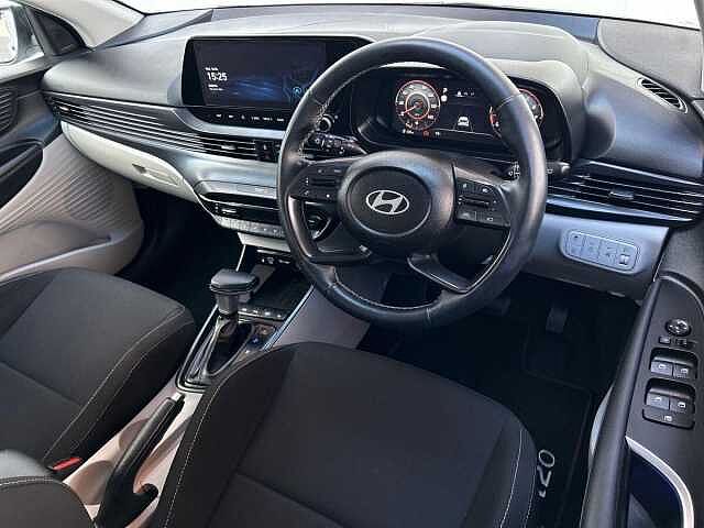 Hyundai I20 1.0 T-GDi Tech Line Hatchback 5dr Petrol DCT Euro 6 (s/s) (90 ps) White