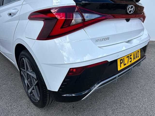 Hyundai I20 1.0 T-GDi Tech Line Hatchback 5dr Petrol DCT Euro 6 (s/s) (90 ps) White