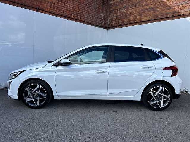 Hyundai I20 1.0 T-GDi Tech Line Hatchback 5dr Petrol DCT Euro 6 (s/s) (90 ps) White
