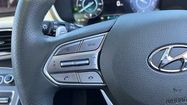 Hyundai SANTA FE 1.6 TGDi Hybrid Ultimate = LUX 5dr 4WD Auto White Cream