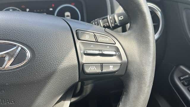 Hyundai KONA 1.6 GDi Hybrid Premium 5dr DCT Black