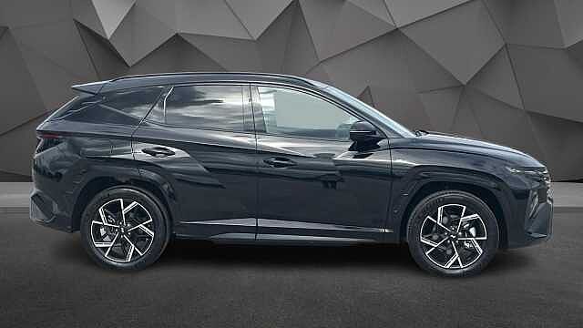 Hyundai TUCSON 1.6T Plug-in Hybrid N Line 5dr Auto Black