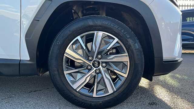 Hyundai TUCSON 1.6 TGDi Hybrid 230 SE Connect 5dr 2WD Auto White