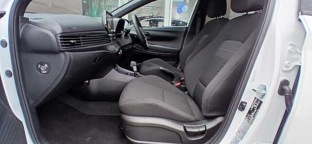 Hyundai BAYON 1.0 T-GDi Black Line DCT Euro 6 (s/s) 5dr White