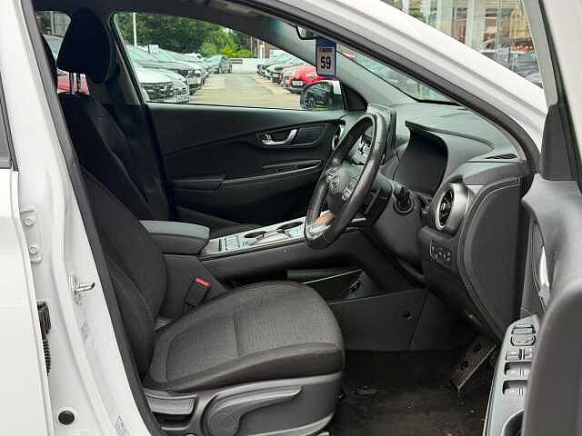 Hyundai KONA 64kWh Premium Auto 5dr (10.5kW Charger)