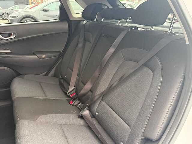Hyundai KONA 64kWh Premium Auto 5dr (10.5kW Charger)