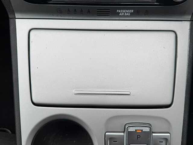 Hyundai KONA 64kWh Premium Auto 5dr (10.5kW Charger)