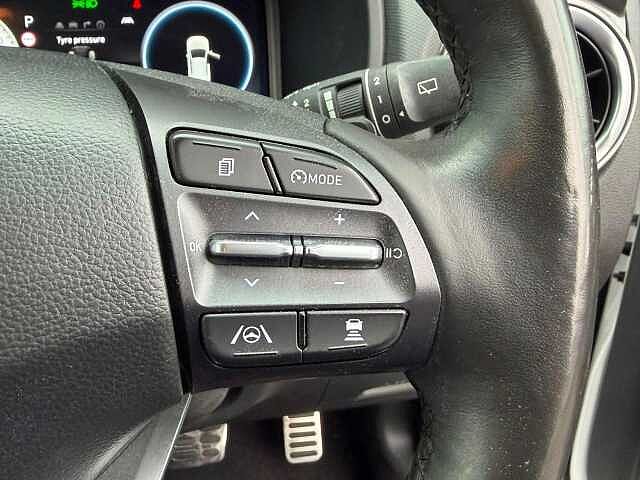 Hyundai KONA 64kWh Premium Auto 5dr (10.5kW Charger)
