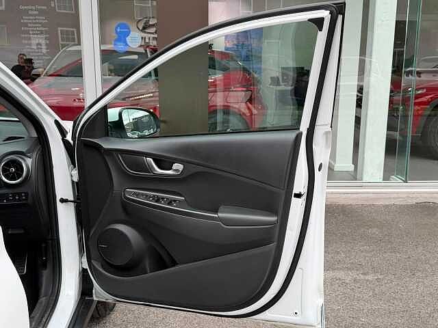 Hyundai KONA 64kWh Premium Auto 5dr (10.5kW Charger)