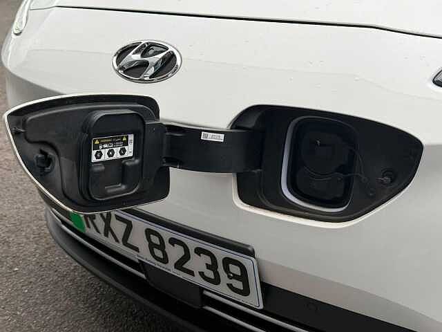 Hyundai KONA 64kWh Premium Auto 5dr (10.5kW Charger)
