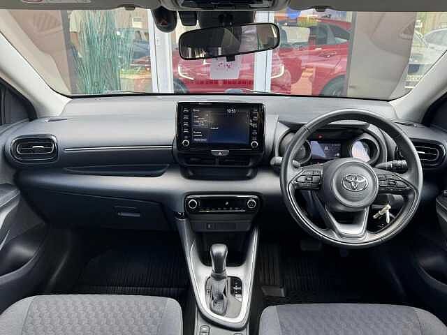 Toyota Yaris 1.5 VVT-h Design E-CVT Euro 6 (s/s) 5dr