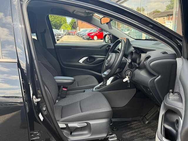 Toyota Yaris 1.5 VVT-h Design E-CVT Euro 6 (s/s) 5dr
