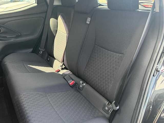 Toyota Yaris 1.5 VVT-h Design E-CVT Euro 6 (s/s) 5dr