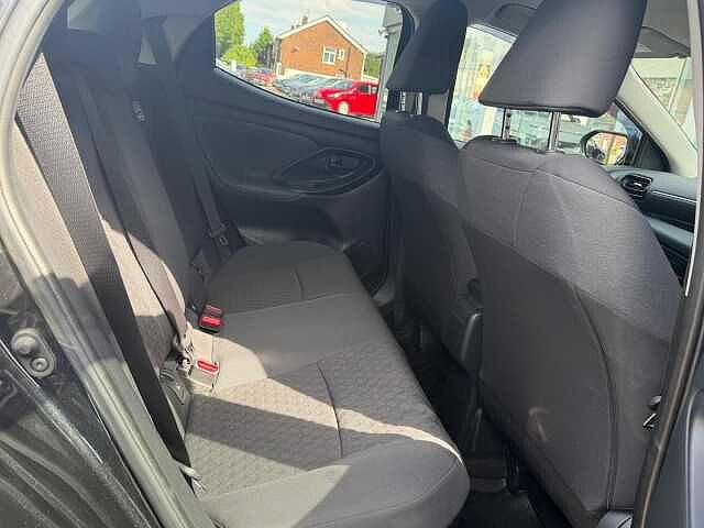 Toyota Yaris 1.5 VVT-h Design E-CVT Euro 6 (s/s) 5dr