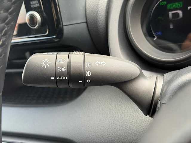 Toyota Yaris 1.5 VVT-h Design E-CVT Euro 6 (s/s) 5dr