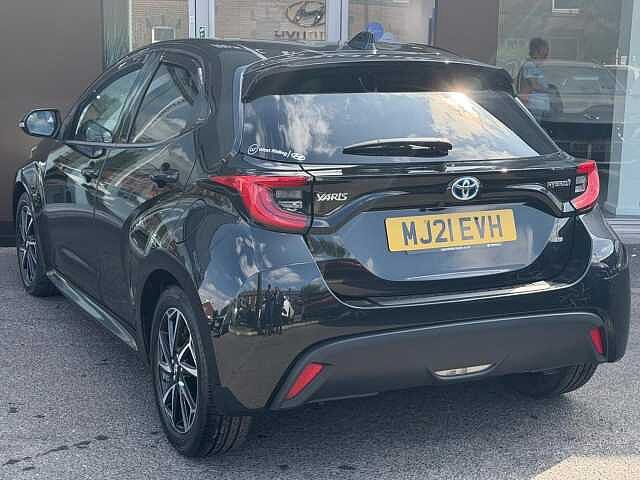 Toyota Yaris 1.5 VVT-h Design E-CVT Euro 6 (s/s) 5dr