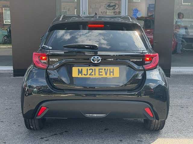 Toyota Yaris 1.5 VVT-h Design E-CVT Euro 6 (s/s) 5dr