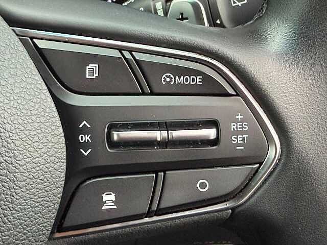 Hyundai Santa Fe 2.2 CRDi Premium SUV 5dr Diesel Auto 4WD Euro 6 (s/s) 7 Seat (200 ps)