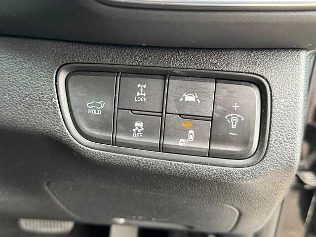 Hyundai Santa Fe 2.2 CRDi Premium SUV 5dr Diesel Auto 4WD Euro 6 (s/s) 7 Seat (200 ps)