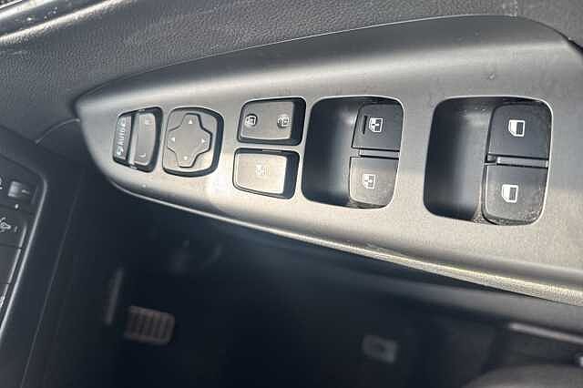 Hyundai KONA 150kW Ultimate 64kWh 5dr Auto