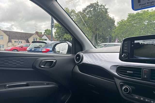 Hyundai i10 1.2 [79] Premium 5dr Auto [Nav] **PRE REG**