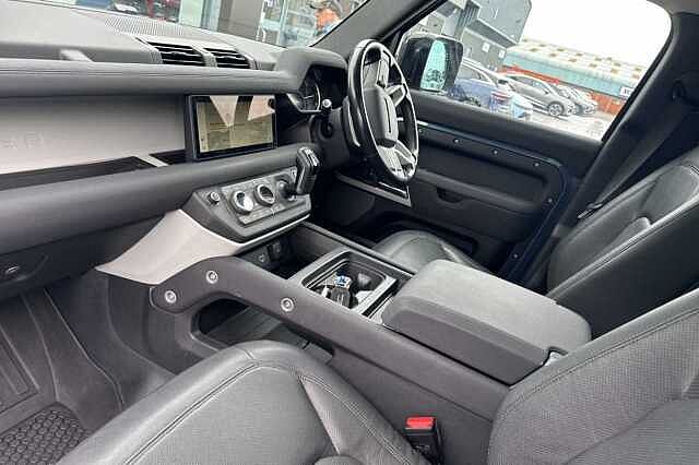 Land Rover Defender 3.0 D250 SE 110 5dr Auto