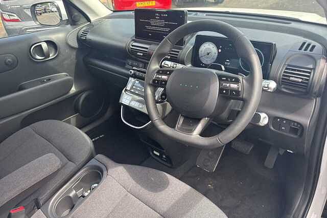 Hyundai INSTER 85kW 02 49kWh 5dr Auto White