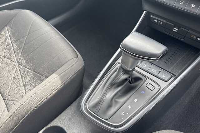 Hyundai BAYON 1.0 TGDi 48V MHEV Premium 5dr DCT Red
