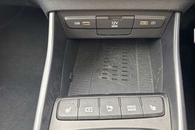 Hyundai BAYON 1.0 TGDi 48V MHEV Premium 5dr DCT Red