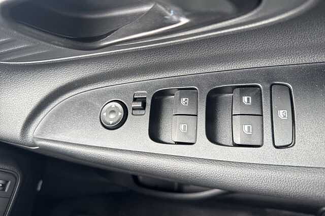 Hyundai I20 1.0T GDi 90 Black Line 5dr DCT White