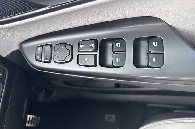 Hyundai KONA 150kW Ultimate 64kWh 5dr Auto White